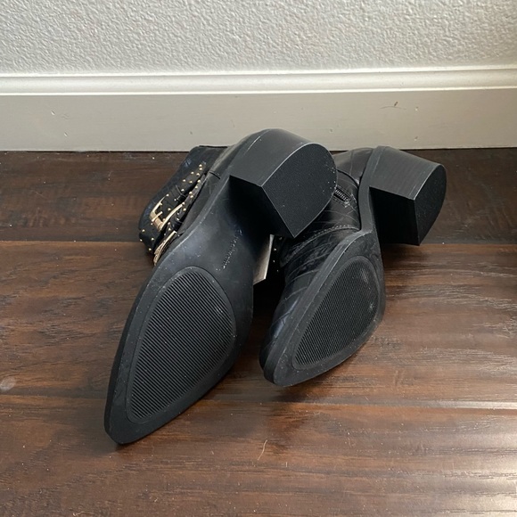 NEW Stradivarius Black and Gold Booties - Picture 3 of 4